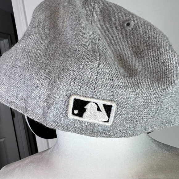 New York Mets Heather Black Grey 59FIFTY Fitted Cap - Picture 4 of 8